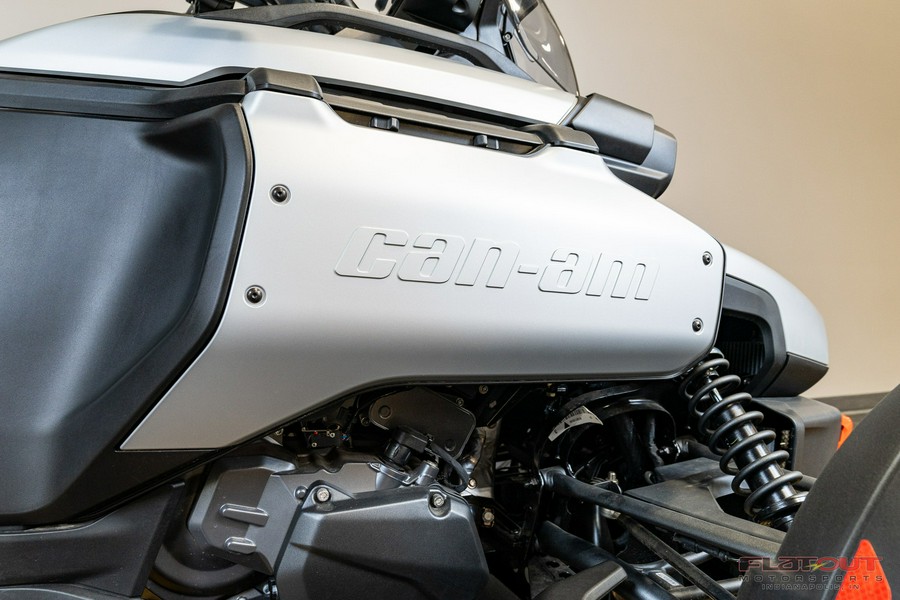 2025 Can-Am CANYON W/ HARD CASE