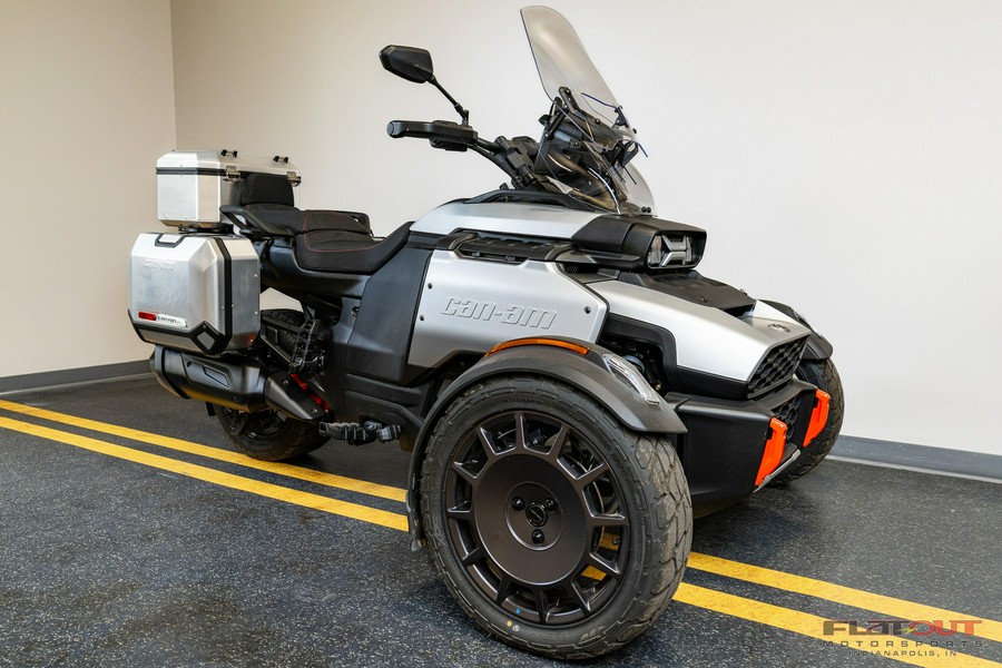 2025 Can-Am CANYON W/ HARD CASE