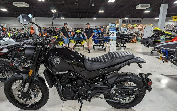 2022 Benelli Leoncino Trail