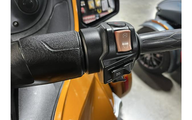 2014 Can-Am Spyder® RT-S - SE6