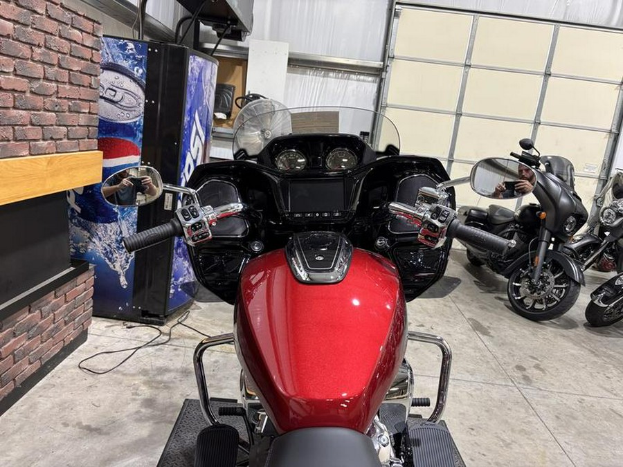 2025 Indian Motorcycle® Challenger® Limited 112 Sunset Red Metallic