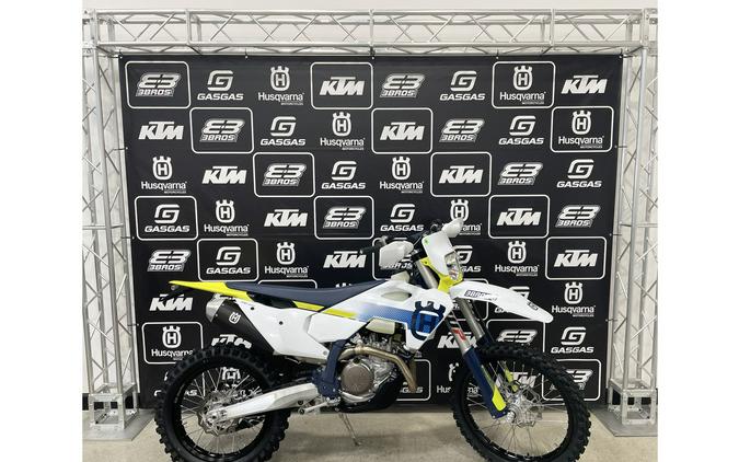 2023 Husqvarna FE 450 First Look [6 Fast Facts – New Model]