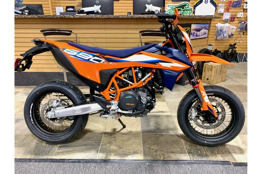 2024 KTM 690 SMC R