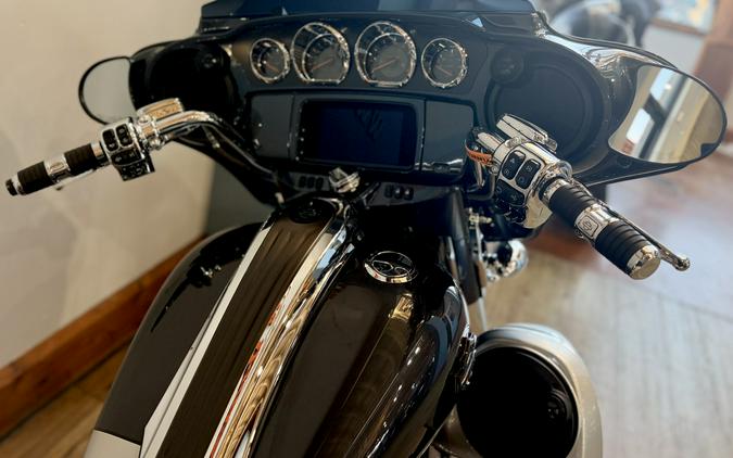 2019 Harley-Davidson CVO™ Street Glide®