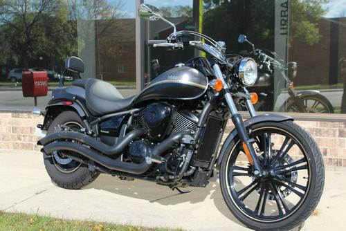 2020 Kawasaki Vulcan 900 Custom Review: No Wallflower