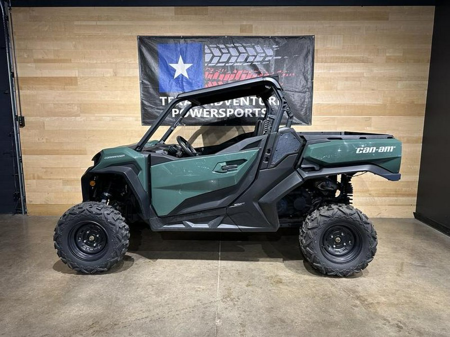 2023 Can-Am® Commander DPS 700