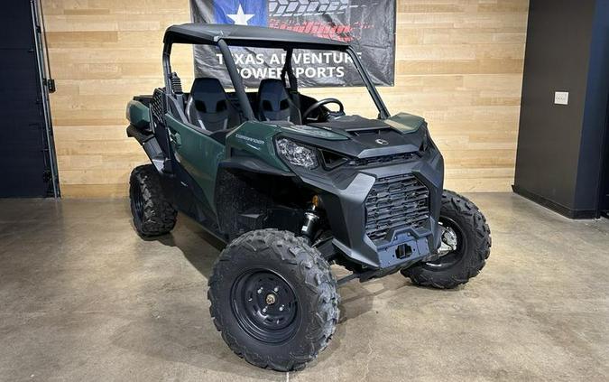 2023 Can-Am® Commander DPS 700