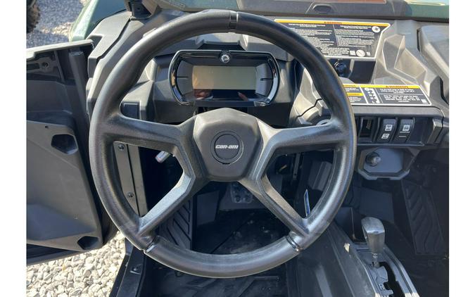 2024 Commander DPS™ 700 - Can-Am
