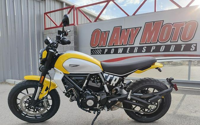 2025 Ducati Scrambler Icon Thrilling Black