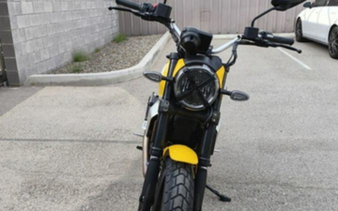 2025 Ducati Scrambler Icon Thrilling Black