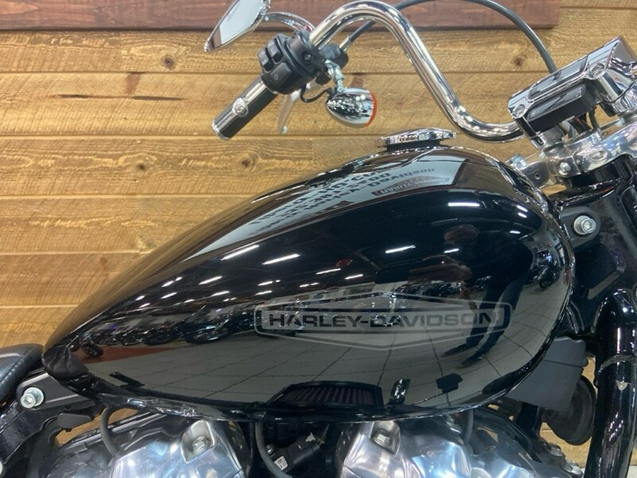 2022 Harley-Davidson Softail Standard Vivid Black FXST