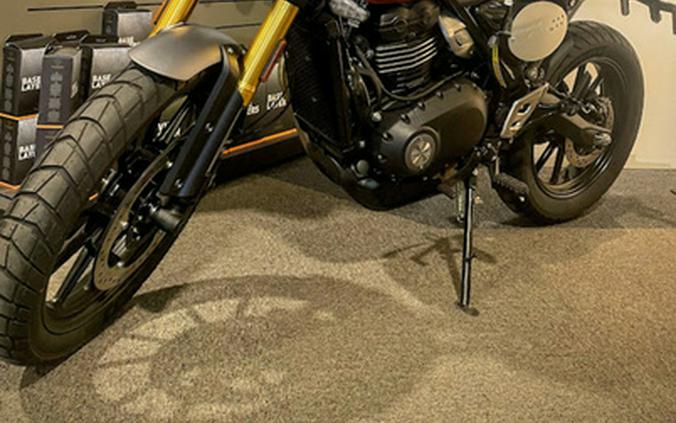 2025 Triumph Scrambler 400 X Carnival Red / Phantom Black X Matte Khaki Green Fusion White