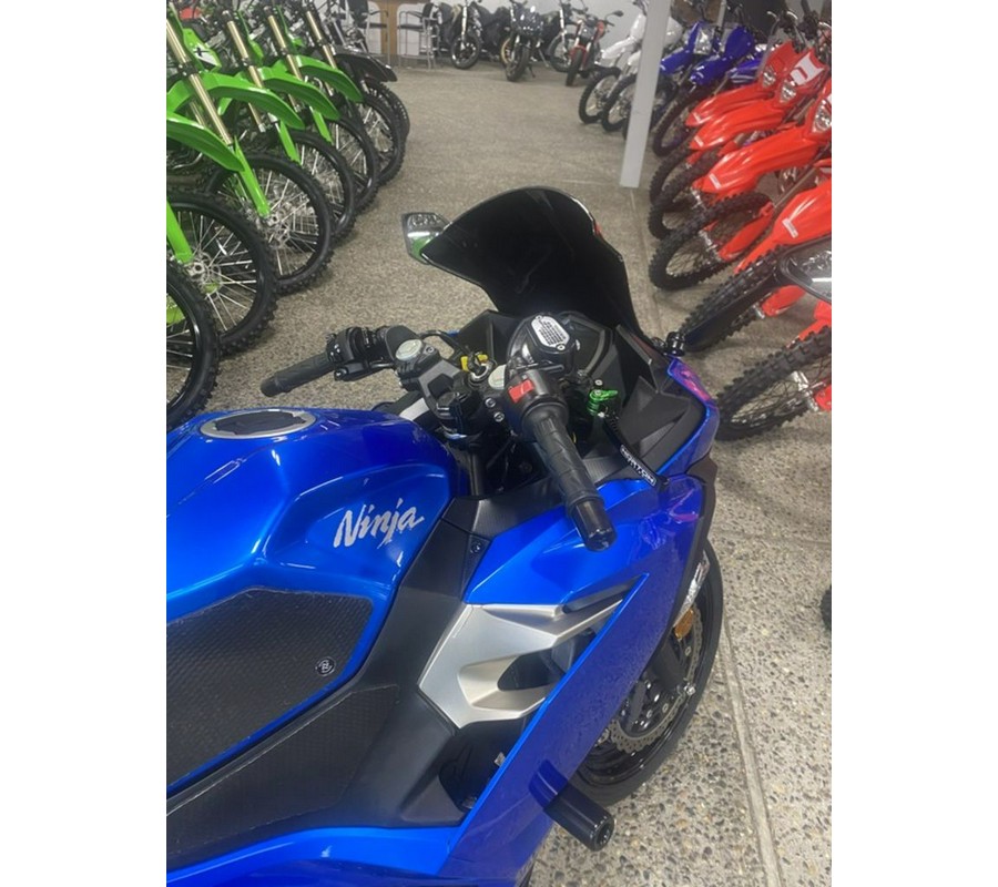 2018 Kawasaki Ninja® 400 Base