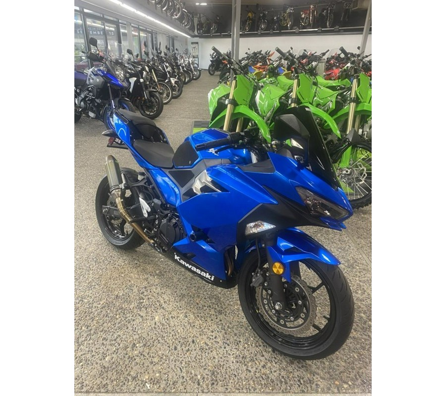 2018 Kawasaki Ninja® 400 Base