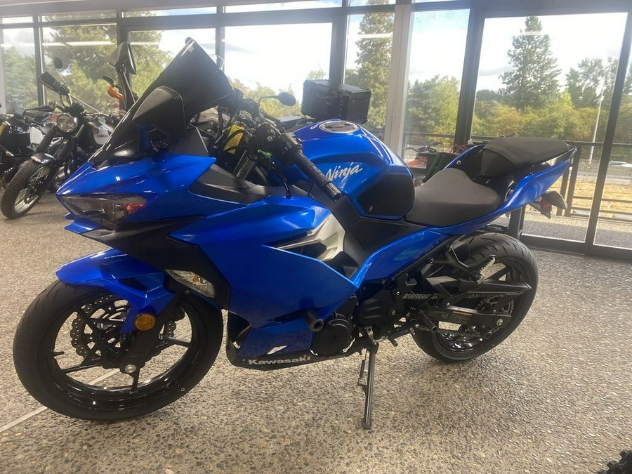 2018 Kawasaki Ninja® 400 Base