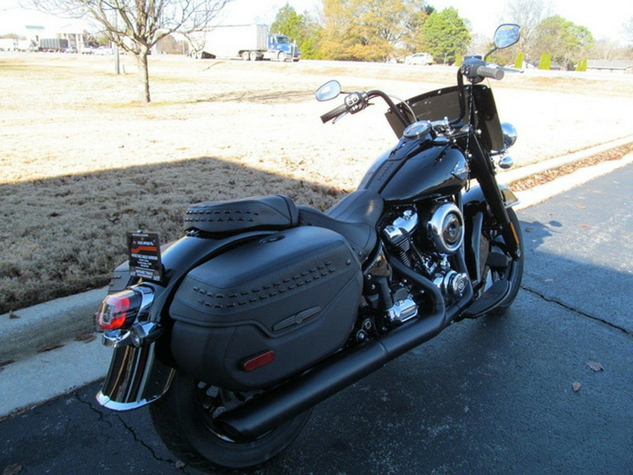 2026 Harley-Davidson Softail FLHC - Heritage Classic