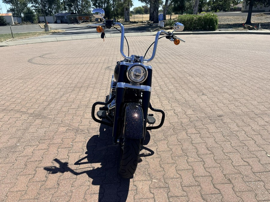 FLSL 2021 Softail Slim®