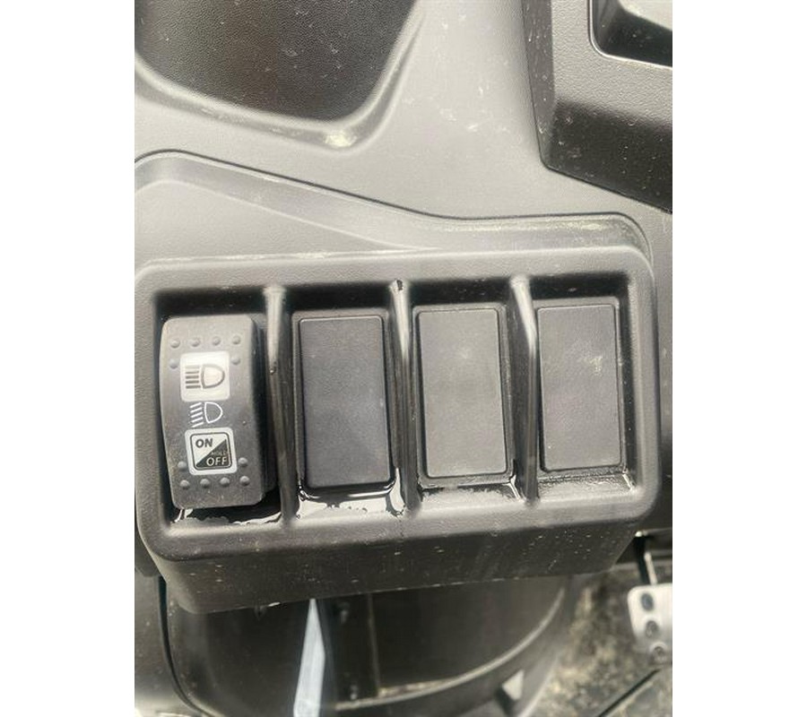 2025 Can-Am Defender MAX HD7