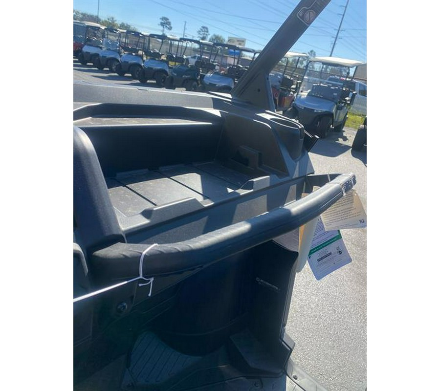 2025 Can-Am Defender MAX HD7