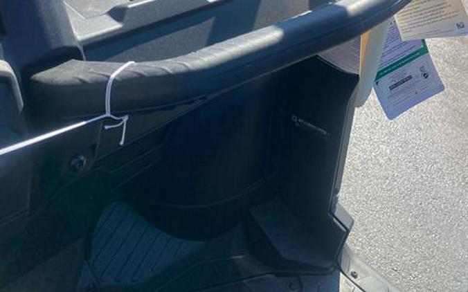 2025 Can-Am Defender MAX HD7