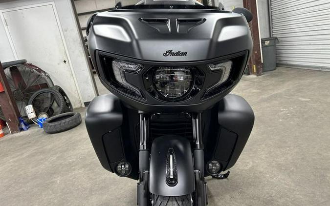 2024 Indian Motorcycle® Pursuit® Dark Horse® with PowerBand Audio Package Black Smoke