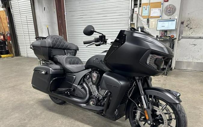 2024 Indian Motorcycle® Pursuit® Dark Horse® with PowerBand Audio Package Black Smoke