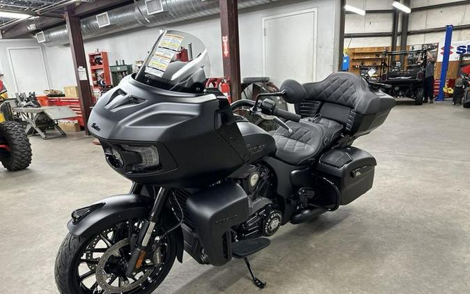 2024 Indian Motorcycle® Pursuit® Dark Horse® with PowerBand Audio Package Black Smoke