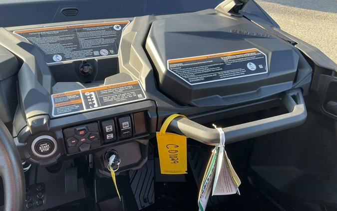 2026 Can-Am Commander XT 700