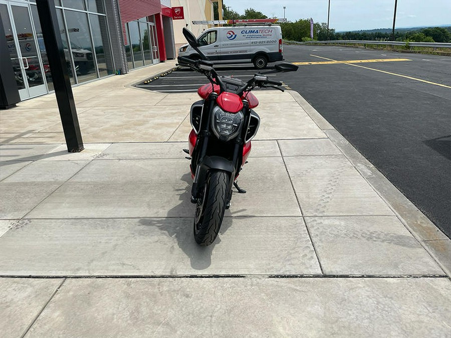 2024 Ducati Diavel V4 Red