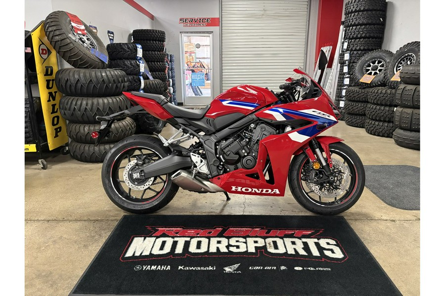 2025 Honda CBR650R E-Clutch