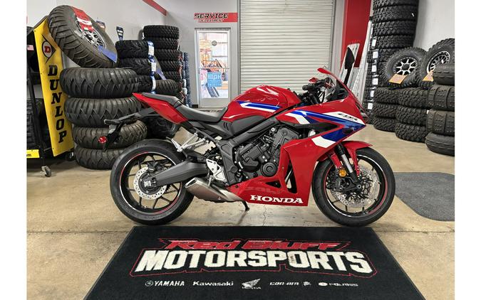 2025 Honda CBR650R E-Clutch