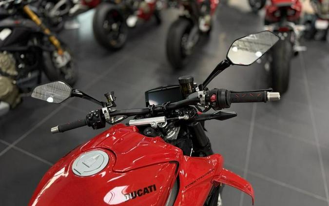 2025 Ducati Streetfighter V4 Ducati Red