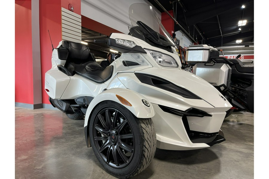 2018 Spyder® RT SE6 - Can-Am