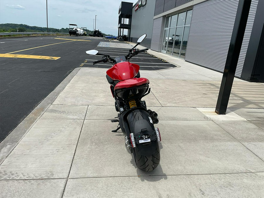 2024 Ducati Diavel V4 Red