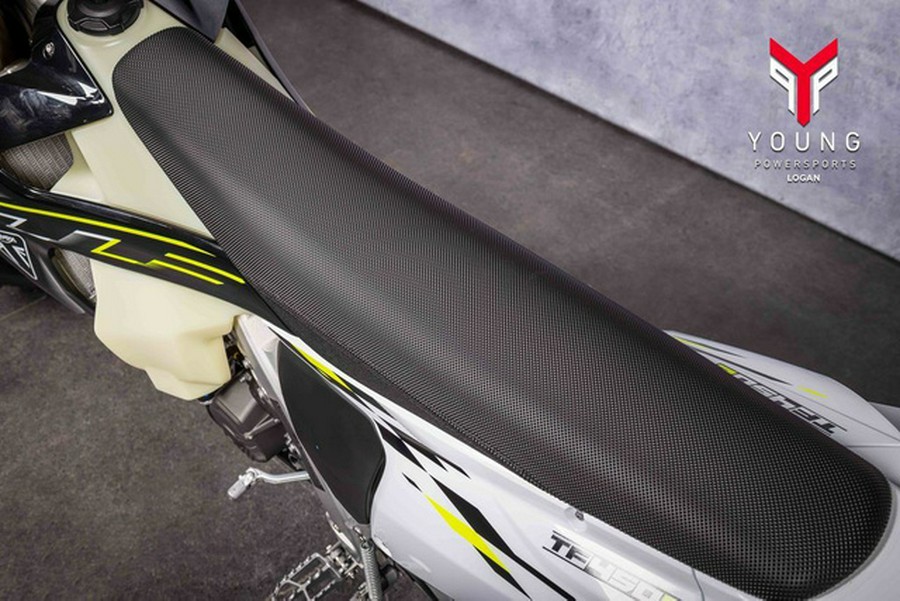 2026 Triumph TF 450-E Jet Black/Pure White
