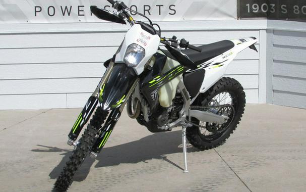 2026 Triumph TF 450-E Jet Black/Pure White