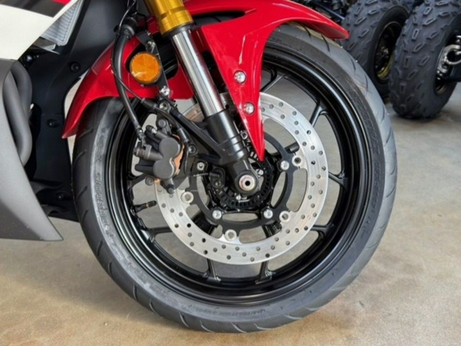 2026 Yamaha YZF R3 70Th Anniversary Edition