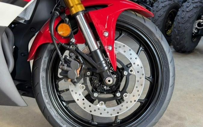 2026 Yamaha YZF R3 70Th Anniversary Edition