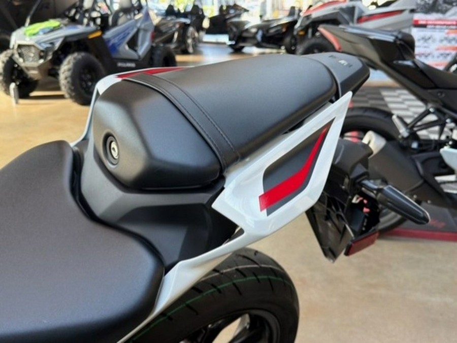 2026 Yamaha YZF R3 70Th Anniversary Edition