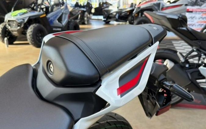 2026 Yamaha YZF R3 70Th Anniversary Edition