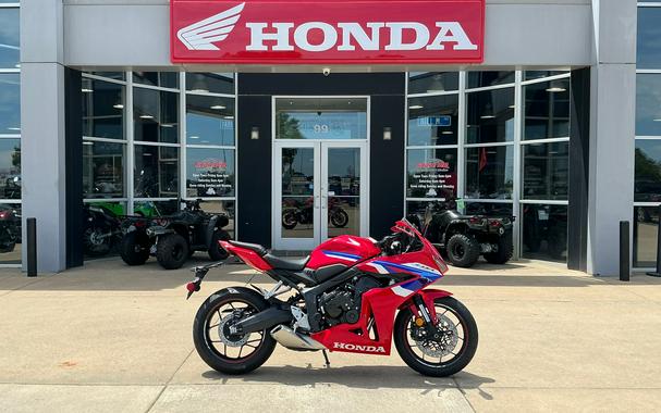 2026 Honda CBR650R E-Clutch