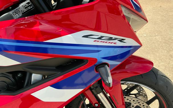 2026 Honda CBR650R E-Clutch