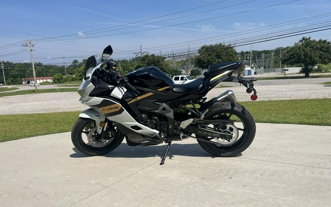 2026 KAWASAKI NINJA ZX-4RR ABS Pearl Robotic White/Metallic Spark Black - DA55909