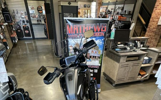 2024 Harley-Davidson Pan America™ 1250 Vivid Black