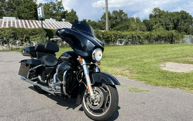 2013 Harley-Davidson® FLHX - Street Glide®