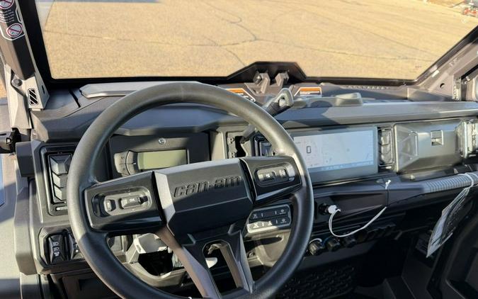 2026 Can-Am® Defender XT CAB HD11 With 10.25 in.display