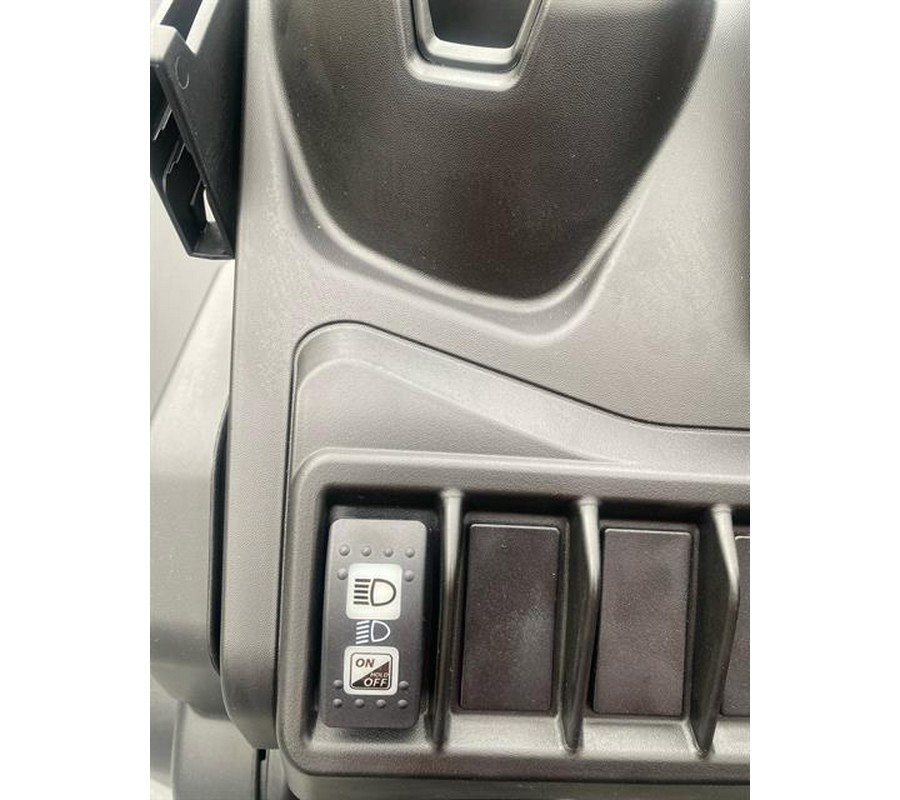 2025 Can-Am Defender MAX HD7