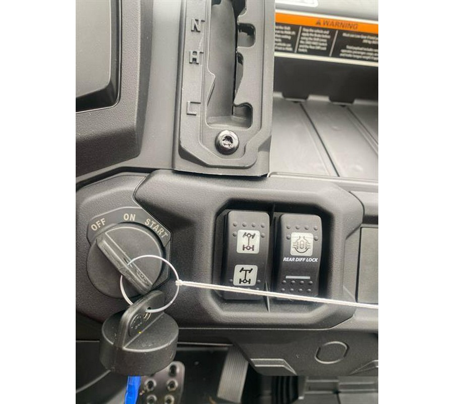 2025 Can-Am Defender MAX HD7