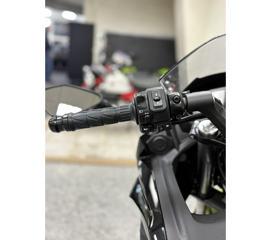 2026 Kawasaki Ninja 650 ABS Metallic Matte Old School Green/Metallic Spark Black - K4720