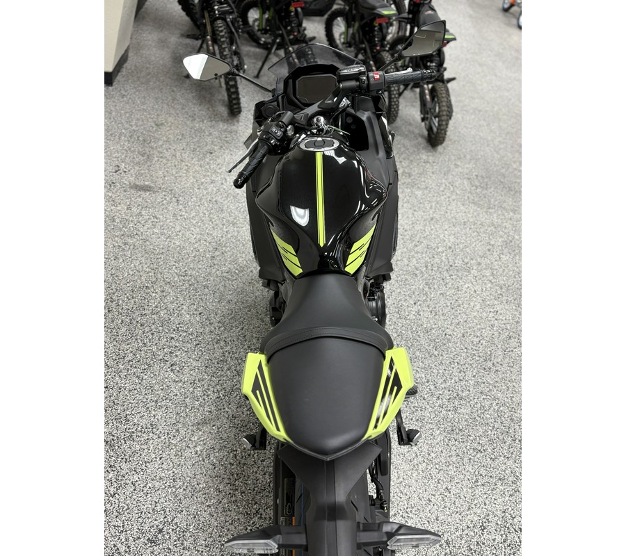 2026 Kawasaki Ninja 650 ABS Metallic Matte Old School Green/Metallic Spark Black - K4720